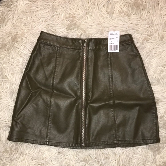 Forever 21 Dresses & Skirts - New Forever 21 Zip Up Skirt